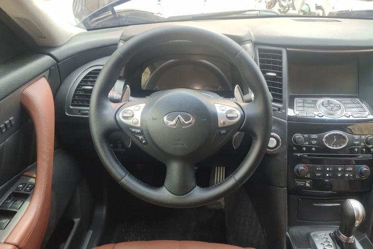 Used Infiniti FX 2011 FX35 Supreme Edition
