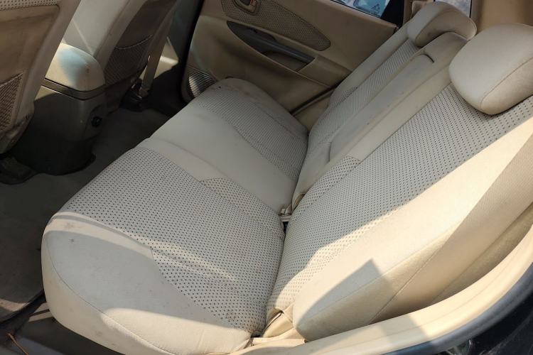 Used Hyundai Tucson 2009 2.0L Manual Two-Wheel Drive Fashion Edition Left Rear Seat