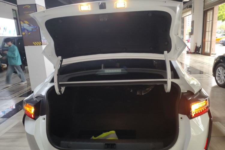 Used Dongfeng Aeolus Yixuan 2023 Mach Edition 1.5L Automatic Chasing Wind Version Trunk