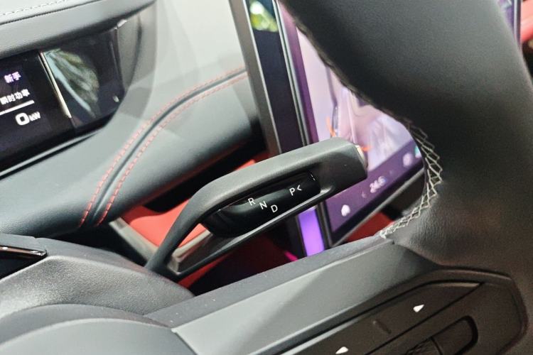 Used Xiaomi Auto SU7 2024 Four-Wheel Drive Ultra-Long Range Advanced Intelligent Driving Max Edition
