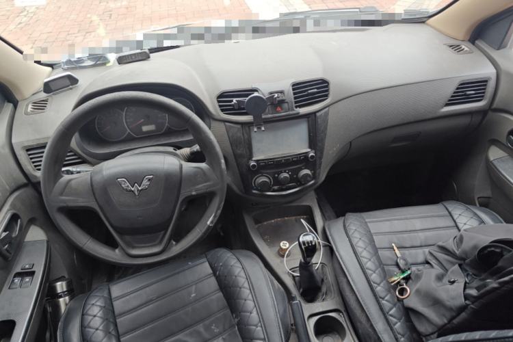 Used Wuling Hongguang 2015 1.2L S Base Model China V Standard