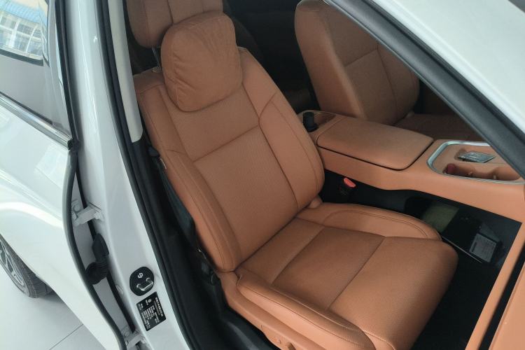 Used Leapmotor C16 2026 Extended-Range 280 LiDAR Zhizun Edition 6 Seats