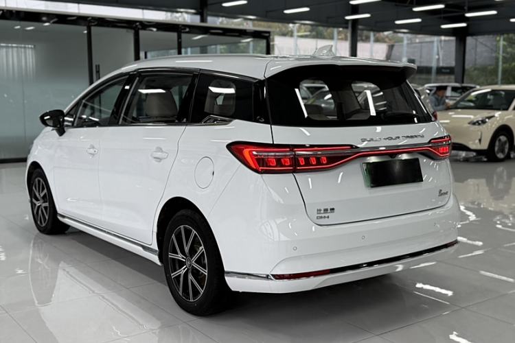 Used BYD Song MAX New Energy 2022 DM-i 105KM Flagship Model Exterior 2