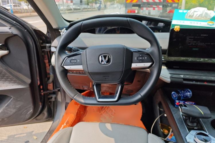 Used CHANGAN UNI-V iDD 2023 ZhiDian iDD 1.5T 113km Smart & Fun Version