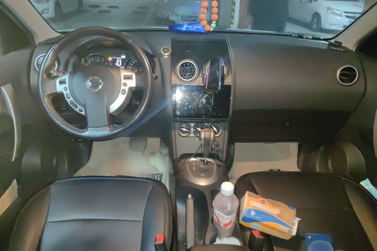 Used Nissan Qashqai 2015 2.0 XL Coolfire CVT 2WD Center Console