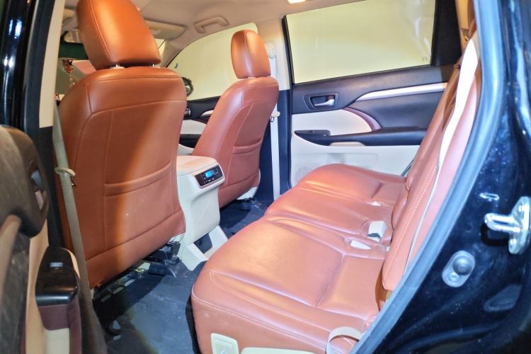 Used Toyota Highlander 2015 2.0T Two-Wheel Drive Elite Edition 7 Seats