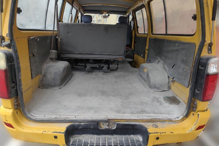 Used Jinbei Hiace 2011 2.0L 5th Generation Power King Deluxe Version 4G20D4B Trunk