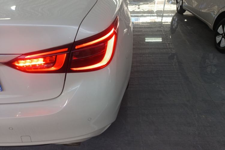 Used Infiniti Q50L 2018 2.0T Enjoyment Version China VI Standard
