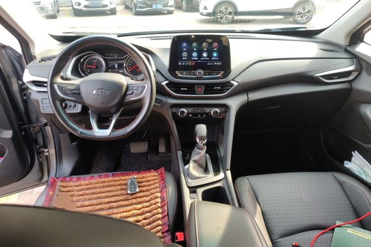 Used Chevrolet Orlando 2020 Light Hybrid Redline 530T Automatic Enjoyment Edition (5+2 Models) Center Console