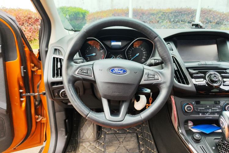 Used Ford Focus 2015 Hatchback 1.6L Automatic Fashion Edition