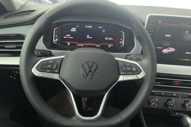 Used Volkswagen Lavida 2024 1.5L Automatic Starry Sky 5 Million Edition Steering Wheel