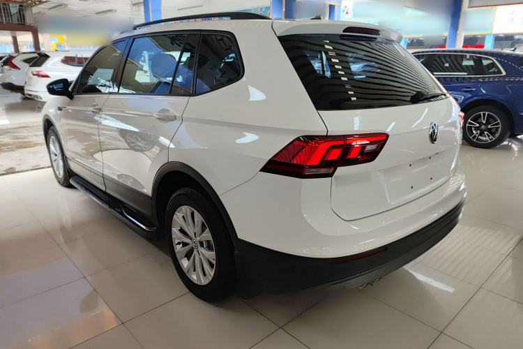 Used Volkswagen Tiguan L 2018 330TSI Automatic Two-Wheel Drive Luxury Edition Exterior 2