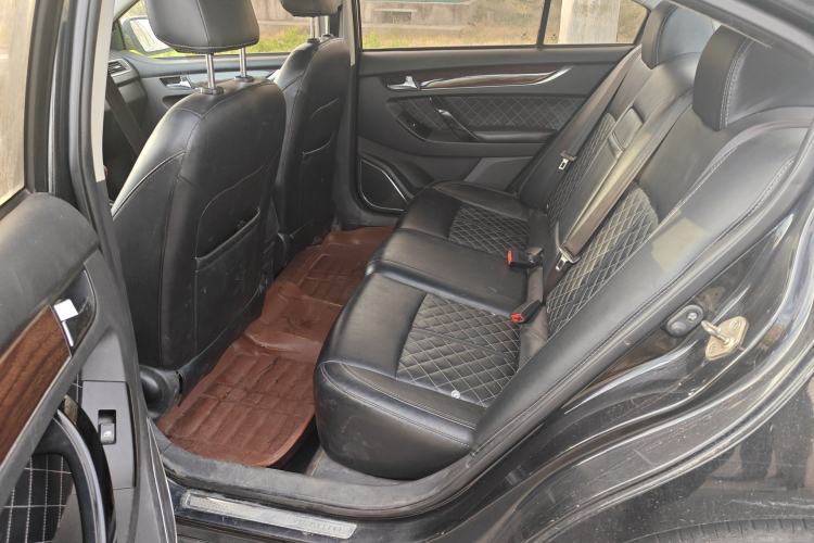 Used Zotye Z500 2015 1.5T Manual Luxury Model Left Rear Seat