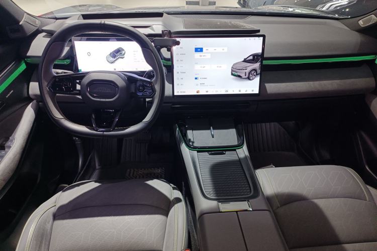 Used Lynk & Co 08 EM-P 2023 245km Ultra-Long Range Halo Center Console