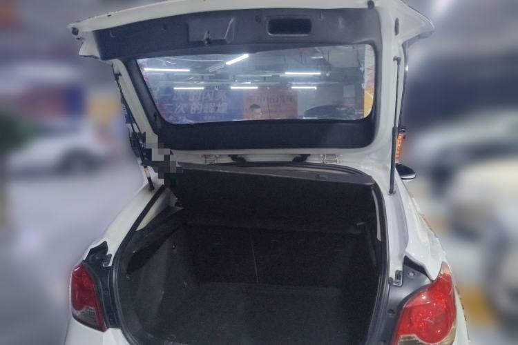 Used Chevrolet Cruze 2013 Hatchback 1.6T Automatic Flagship Model Trunk