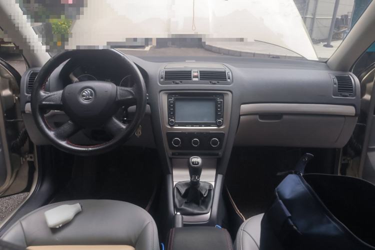 Used Skoda Octavia 2014 1.6L Manual Eado Edition