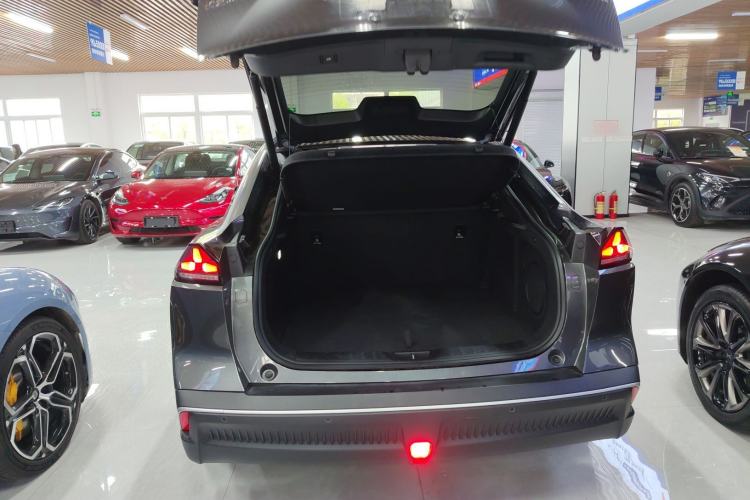 Used Deepal SL03 2024 610Max Pure Electric Version Trunk