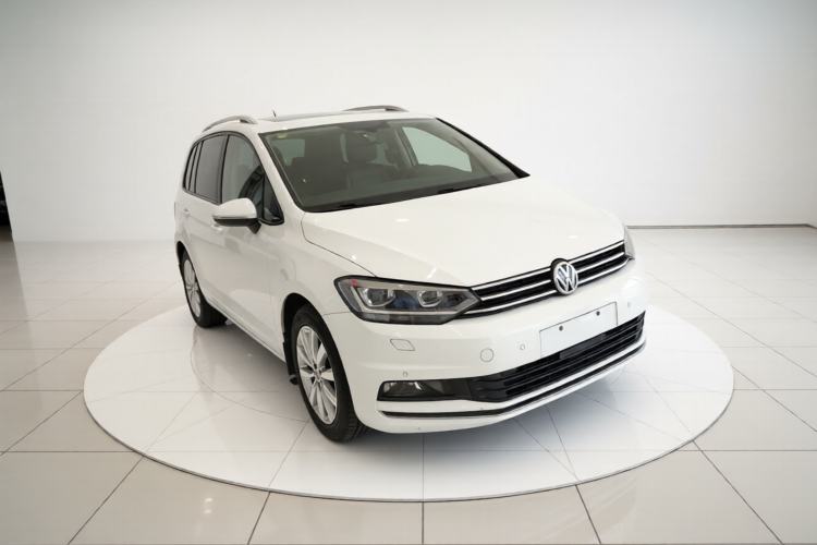 Used Volkswagen Touran 2018 Volkswagen Touran L 280TSI DSG Comfort Edition 7-seater Exterior 1