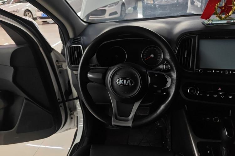 Used Kia KX3 2015 2.0L Automatic Two-Wheel Drive DLX Steering Wheel