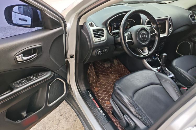 Used Jeep Compass 2017 200T Automatic Family Edition
