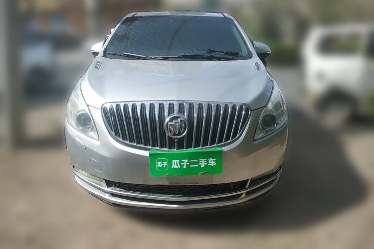 Used Buick GL8 2011 2.4L LT Luxury Business Executive Edition Front