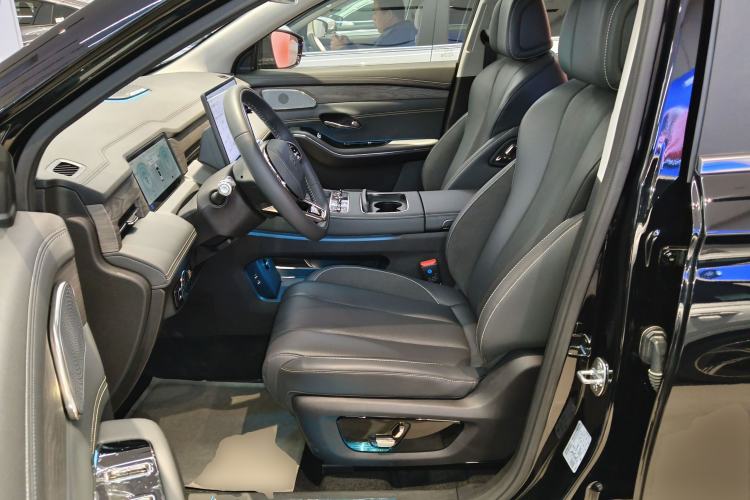 Used JETOUR Shanhai L9 2025 1.5TD 2DHT Luxury Edition 6-Seater
