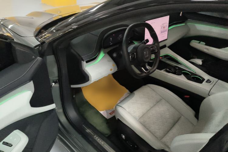 Used Zeekr 001 2024 WE Edition 95 kWh All-Wheel Drive Driver Seat