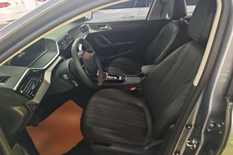 Used Peugeot 408 2022 1.6T Light-Chasing Edition Left Front Seat