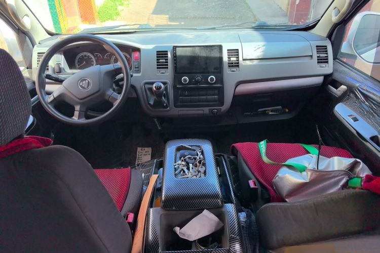 Used Foton Scenic G7 2020 2.4L Commercial Version Long Wheelbase High-Roof 2-Seat Van China VI Emission Standard 4K22D4M Center Console