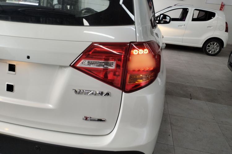 Used Suzuki Vitara 2016 1.4T Automatic Two-Wheel Drive Elite Model Right Rear Taillight