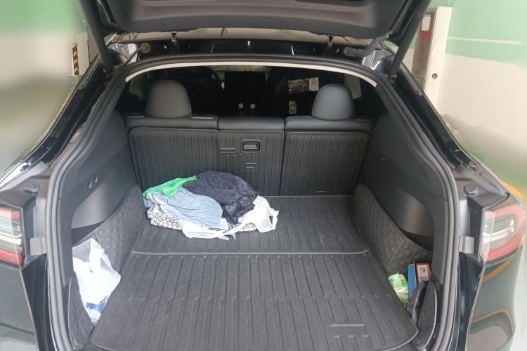 Used Tesla Model Y 2023 Rear-Wheel-Drive Version Trunk