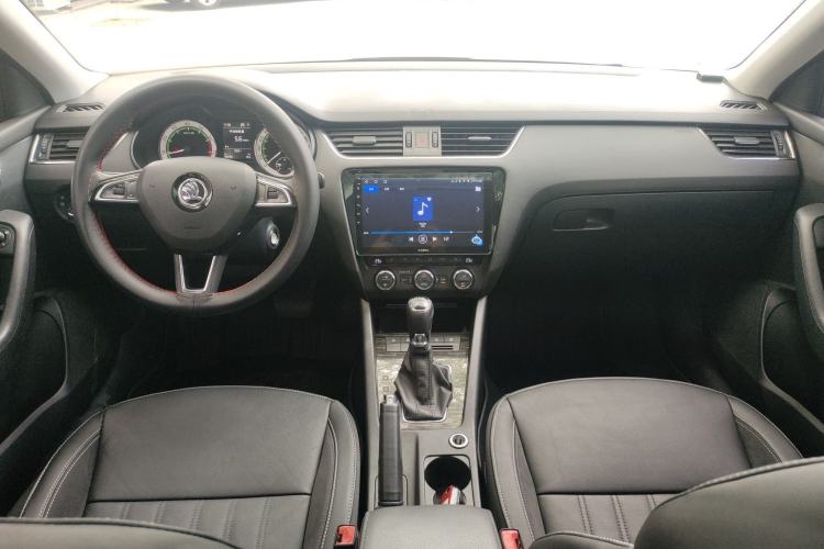 Used Skoda Octavia 2018 TSI280 DSG Flagship Edition Center Console