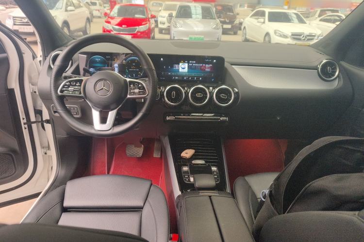 Used Mercedes-Benz GLA 2023 GLA 200 Center Console