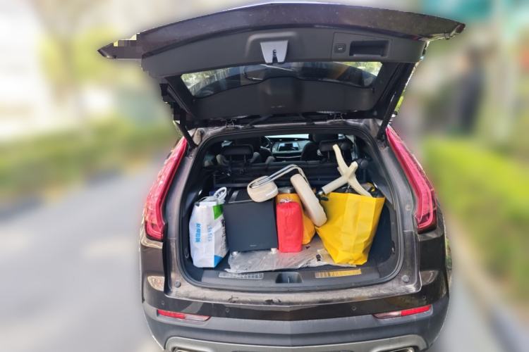 Used Cadillac XT4 2020 28T Two-Wheel-Drive Leading Version
