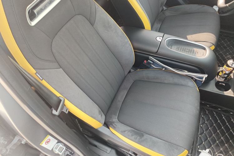 Used ORA Good Cat GT 2023 Mulan Edition 401km Prestige Version Right Front Seat