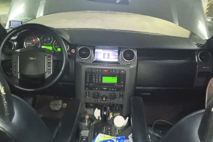 Used Land Rover Discovery 2005 4.0 SC V6 HSE Center Console