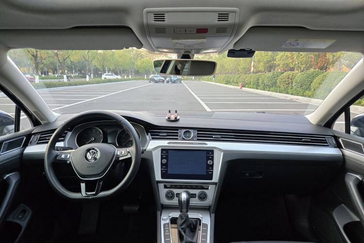 Used Volkswagen Variant 2018 380TSI Two-Wheel Drive Comfort Edition
