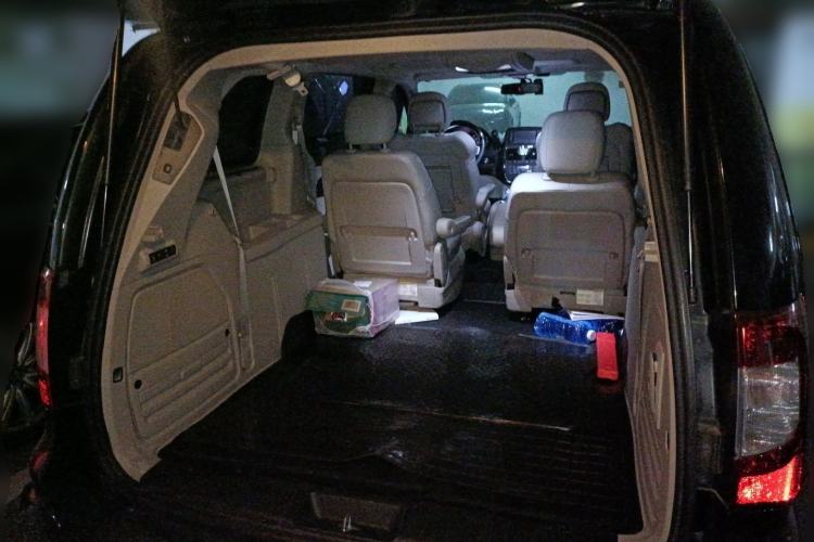 Used Chrysler Grand Voyager 2013 3.6L Luxury Edition Trunk