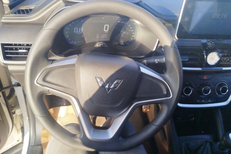 Used Wuling Hongguang S3 2018 1.5L Manual Comfort Model China V Standard