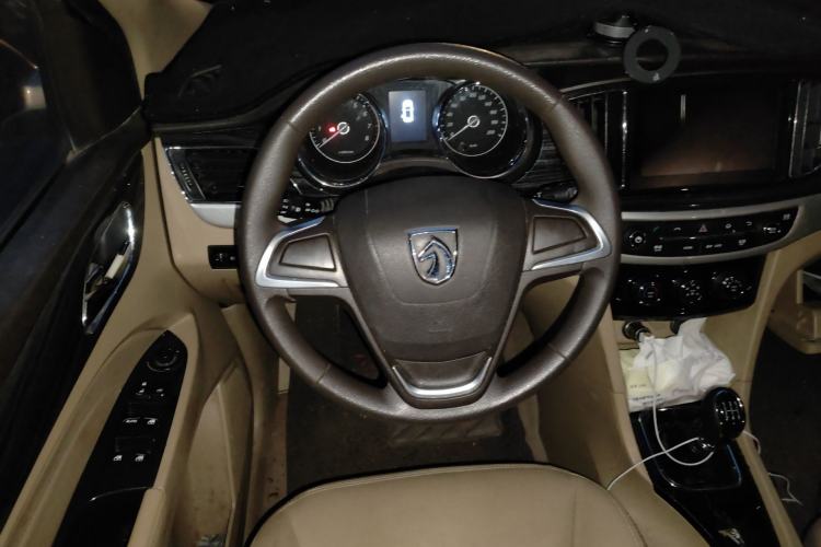 Used Baojun 730 2016 1.5L Manual Comfort Version 7 Seats China V Emission Standard Steering Wheel