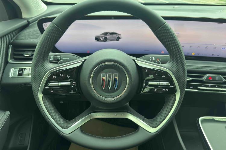 Used Buick LaCrosse 2025 28T Platinum Edition
