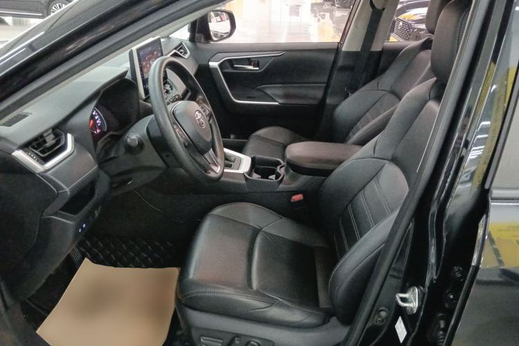 Used Toyota Wildlander 2020 2.0L CVT Two-Wheel Drive Luxury Edition Left Front Seat