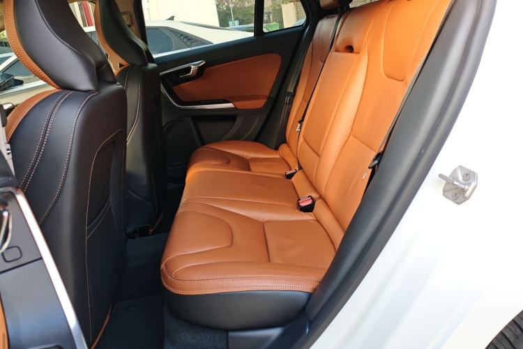 Used Volvo V60 2015 T5 Zhiya Edition