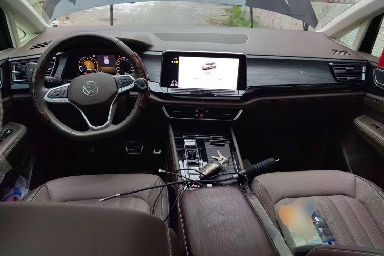 Used Volkswagen Viloran 2022 380TSI Luxury Edition
