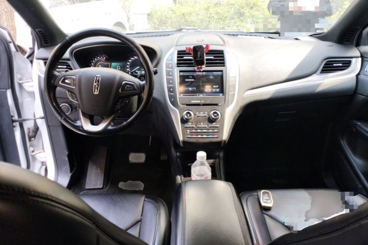 Used Lincoln MKC 2014 2.0T Four-Wheel Drive Luxury Edition Center Console