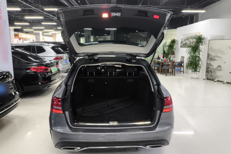 Used Mercedes-Benz C-Class 2020 C 260 Estate Trunk