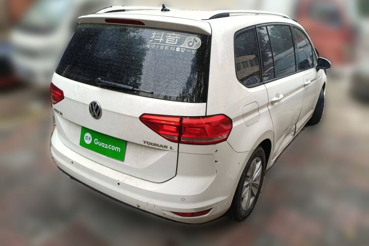 Used Volkswagen Touran 2018 Volkswagen Touran L 1.6L Manual Trend Edition
