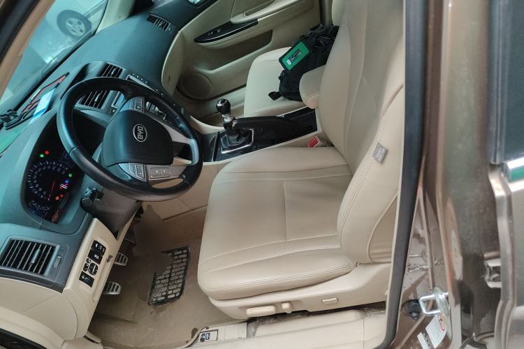 Used BYD G6 2013 1.5TI Manual Luxury Model