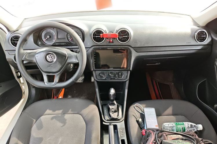 Used Volkswagen Jetta 2017 1.5L Automatic Fashion Model Center Console