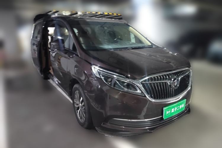 Used Buick GL8 2017 ES 28T Flagship Model China V Standard Front Right 45 Deg